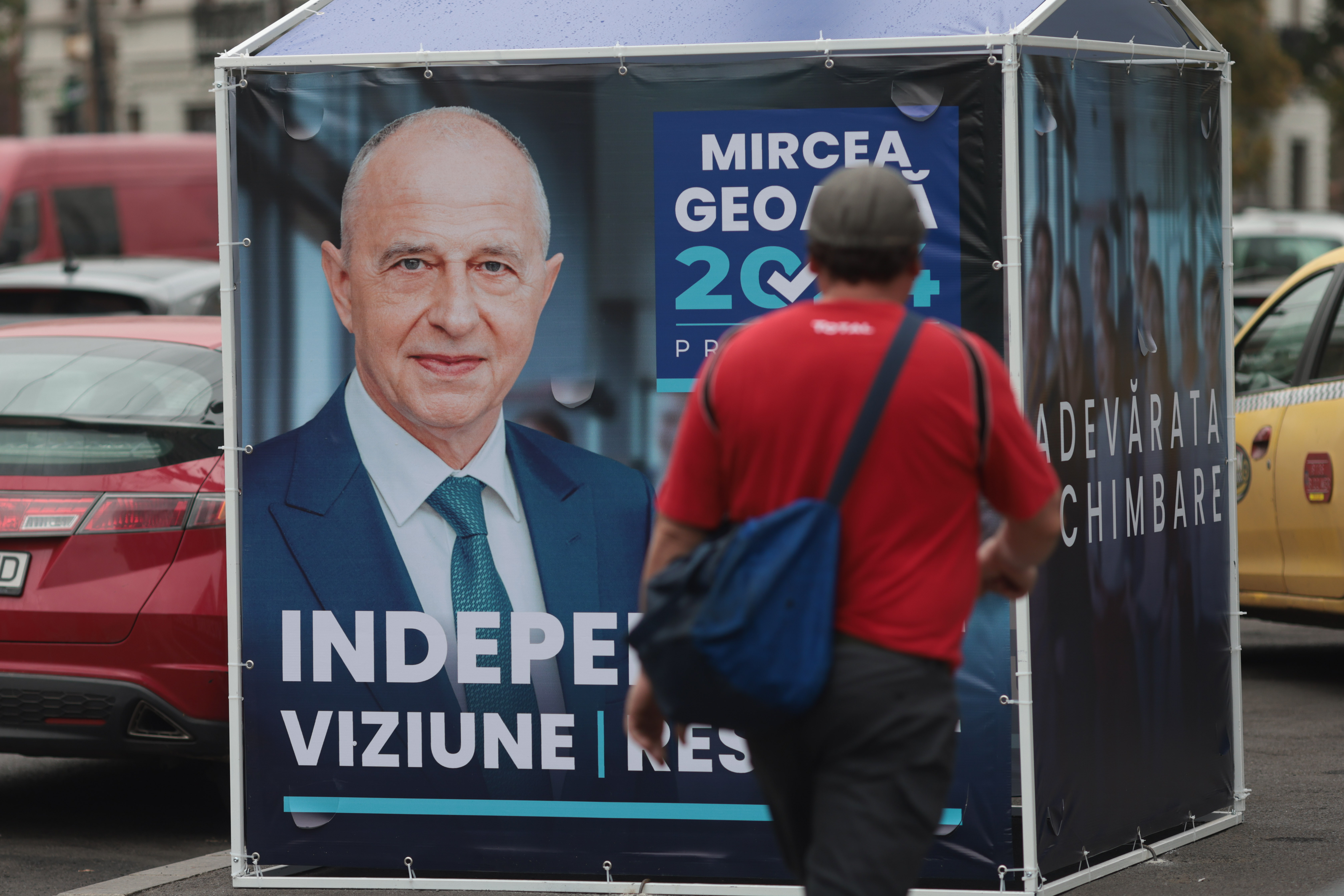 Ce au răspuns susținătorii lui Mircea Geoană, întrebați despre modul în care acesta primește bani pentru campania electorală