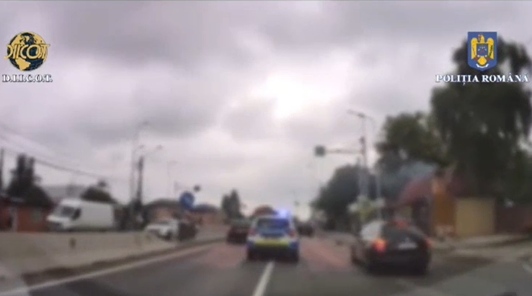 Traficanți de droguri, prinși în flagrant de polițiști în timp ce transportau patru kilograme de heroină
