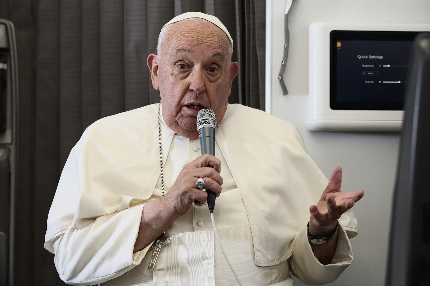 Papa Francisc crede că este necesar un studiu internaţional privind un posibil genocid în Fâșia Gaza