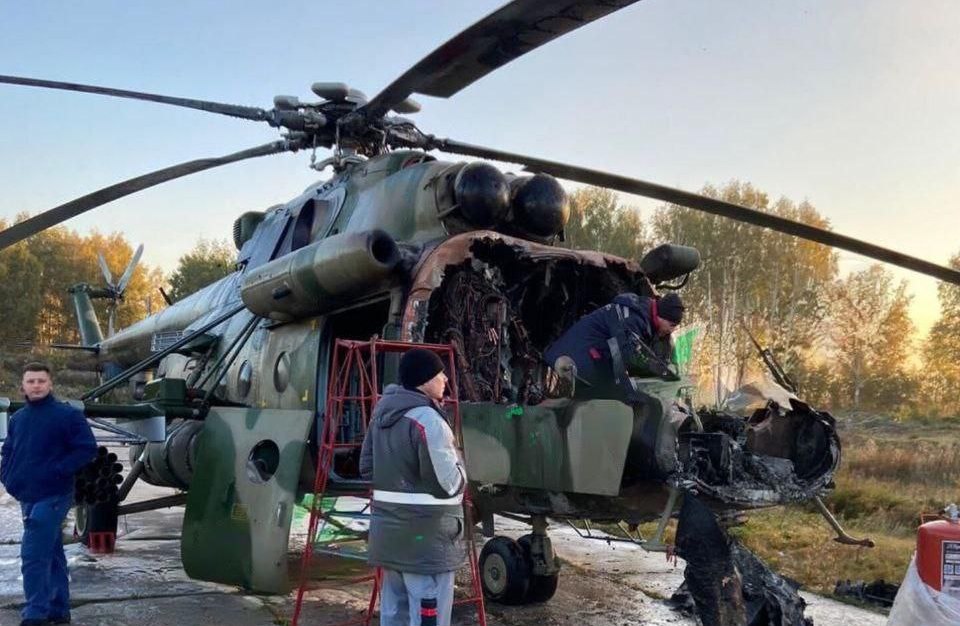 Doi elevi din Rusia au dat foc unui elicopter militar, după ce un necunoscut le-a promis 20.000 de dolari. Este al doilea incident