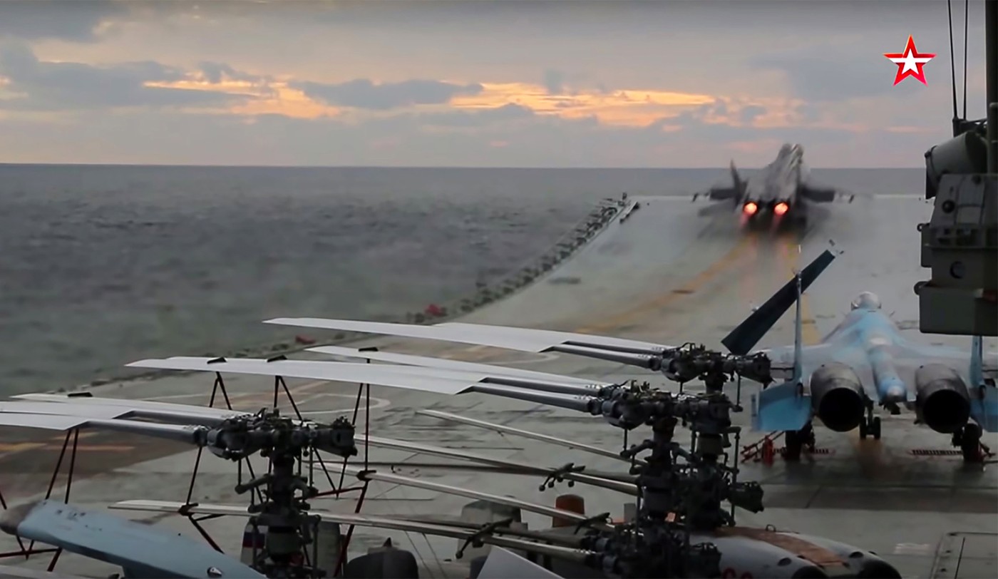 Rusia a luat marinari de pe portavionul Admiral Kuznețsov și i-a trimis pe frontul din Ucraina