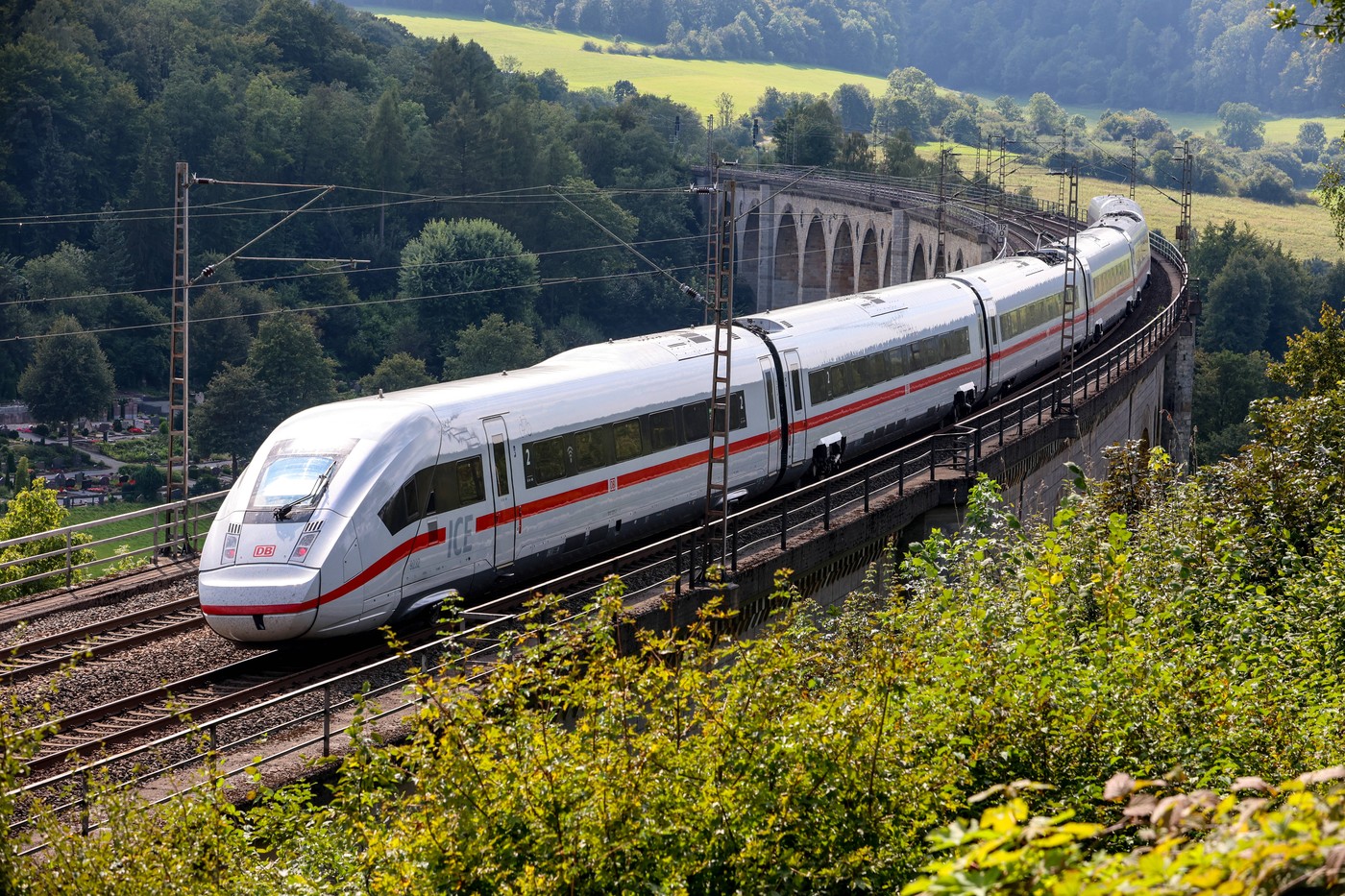 Un tren de mare viteză va lega Berlinul de Paris. Distanța va fi parcursă în opt ore