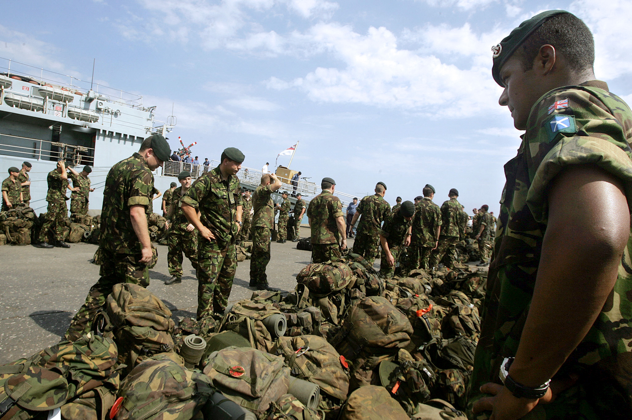 Marea Britanie trimite trupe în Cipru și pregătește evacuarea cetățenilor săi din Liban. „Trebuie să plece acum”