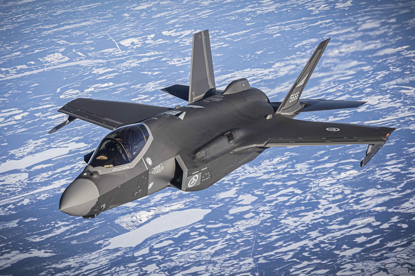 NATO ia în considerare un centru de operațiuni aeriene combinate în Zona Arctică pentru a face față amenințărilor rusești