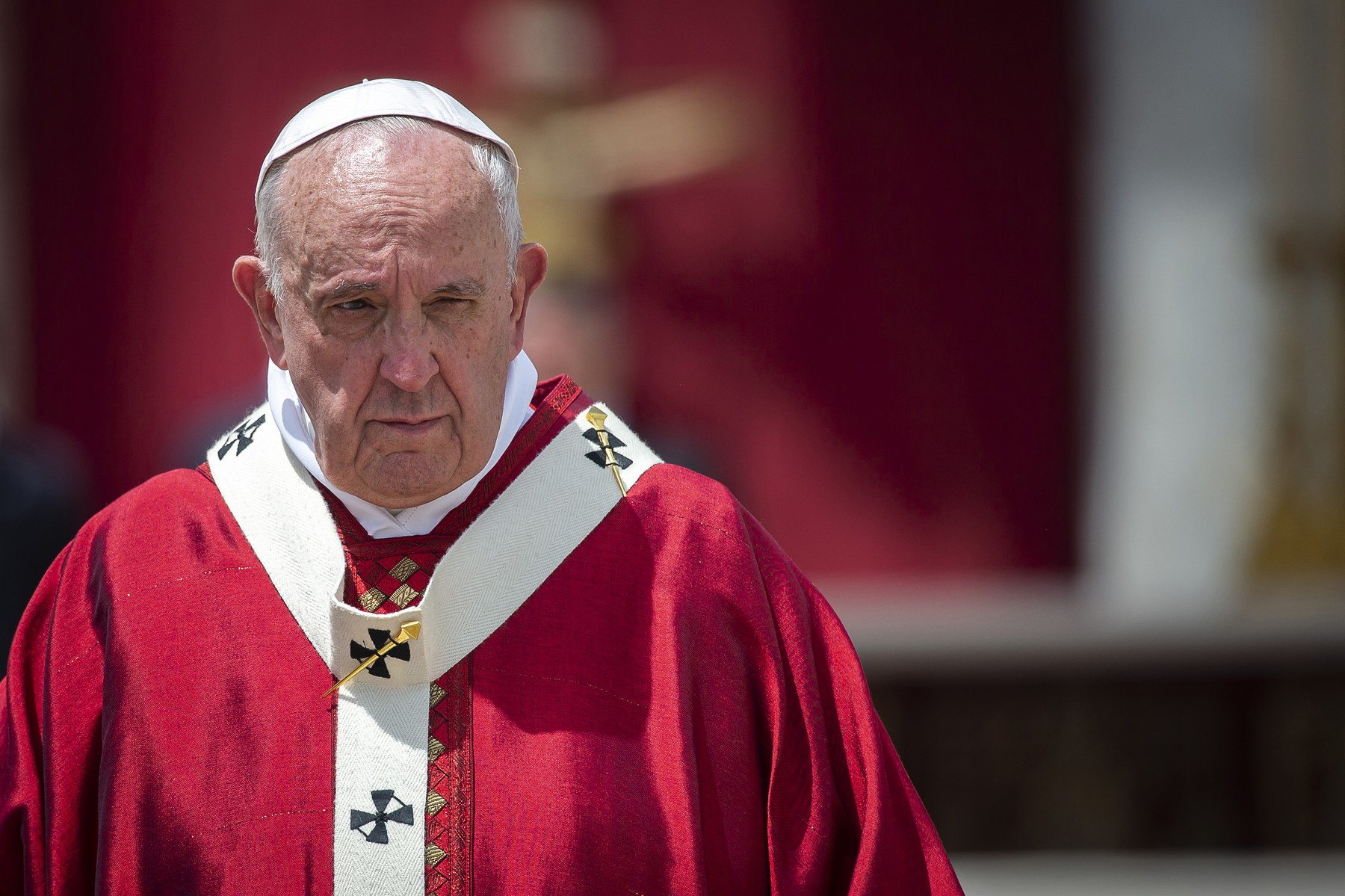 Papa a expulzat un episcop și mai mulți preoți din Peru pentru abuzuri fizice petrecute „cu sadism și violență”. Ce ascunde scandalul