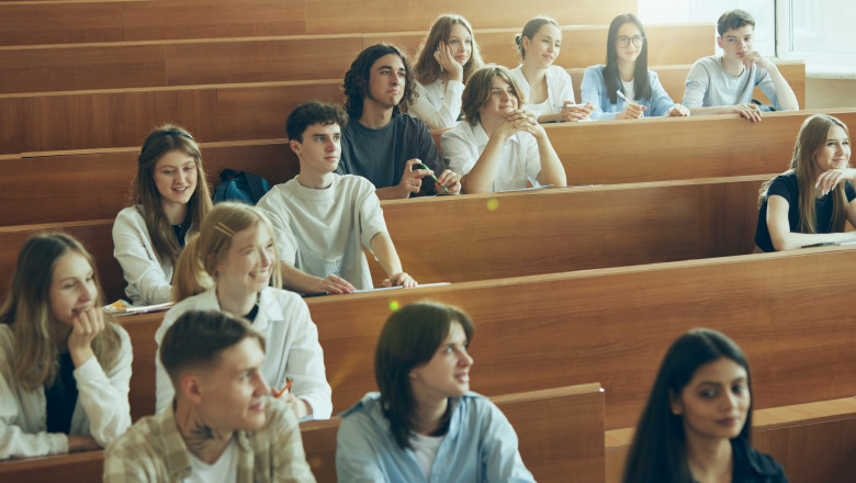 Luni este prima zi de cursuri pentru studenți. Structura anului universitar pentru 2024-2025. Foto Shutterstock