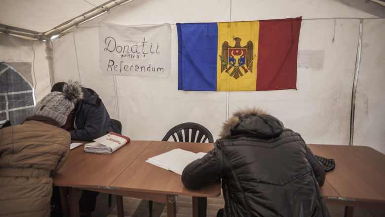 Improvised protest camp in front of the Parliament and Government of Moldova buildings in Chisinau