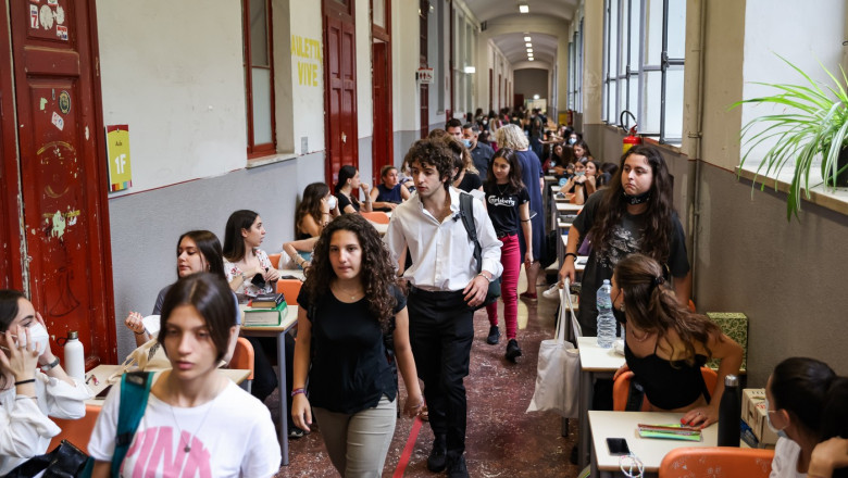 Maturit&#xe0; 2022: a Milano studenti sotto esame con la prima provaMaturit&#xe0; 2022: a Milano studenti sotto esame con la prima prova