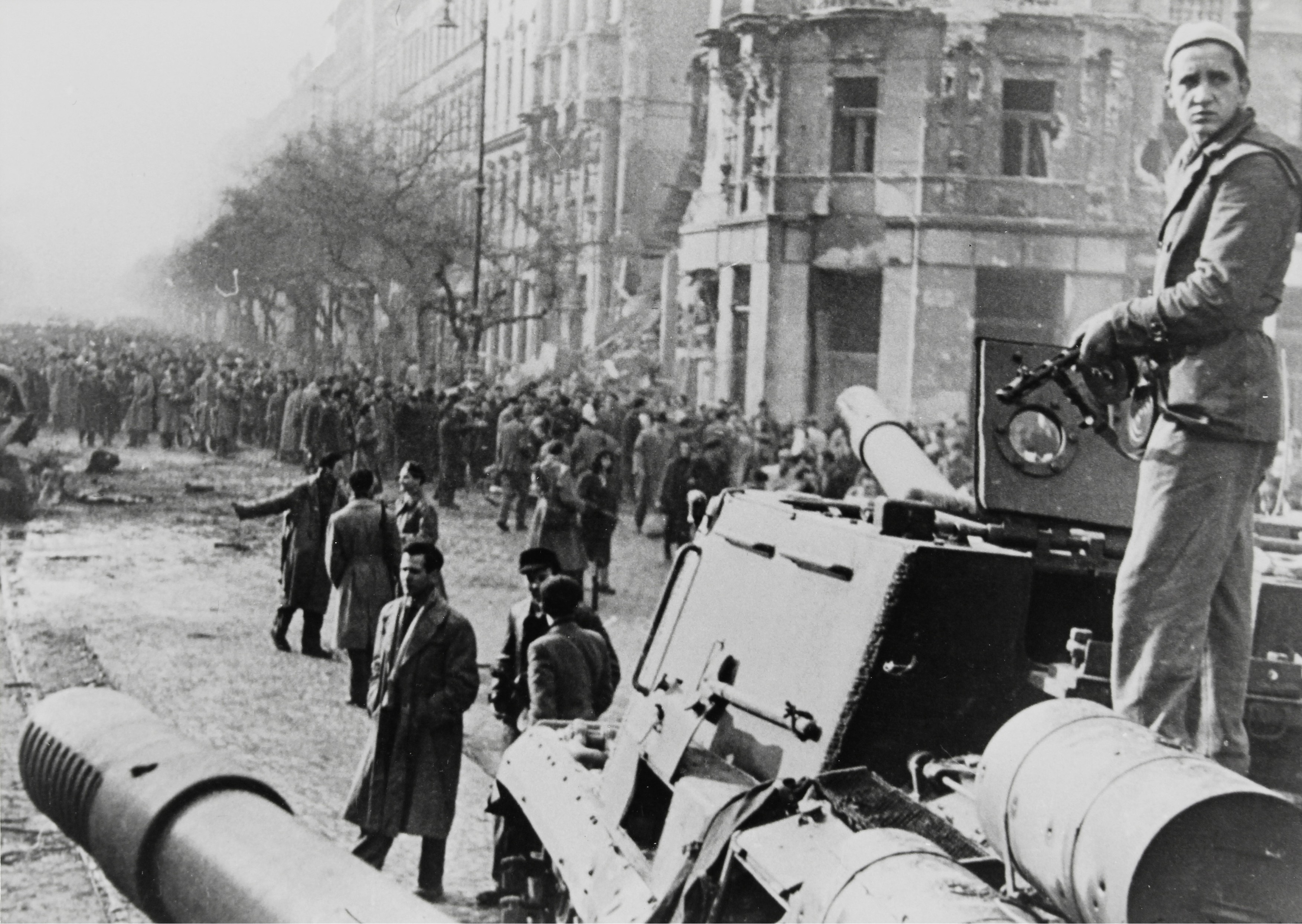 Furie în Ungaria după ce un consilier al lui Orban a sugerat că era mai bine dacă maghiarii nu se opuneau invaziei sovietice din 1956