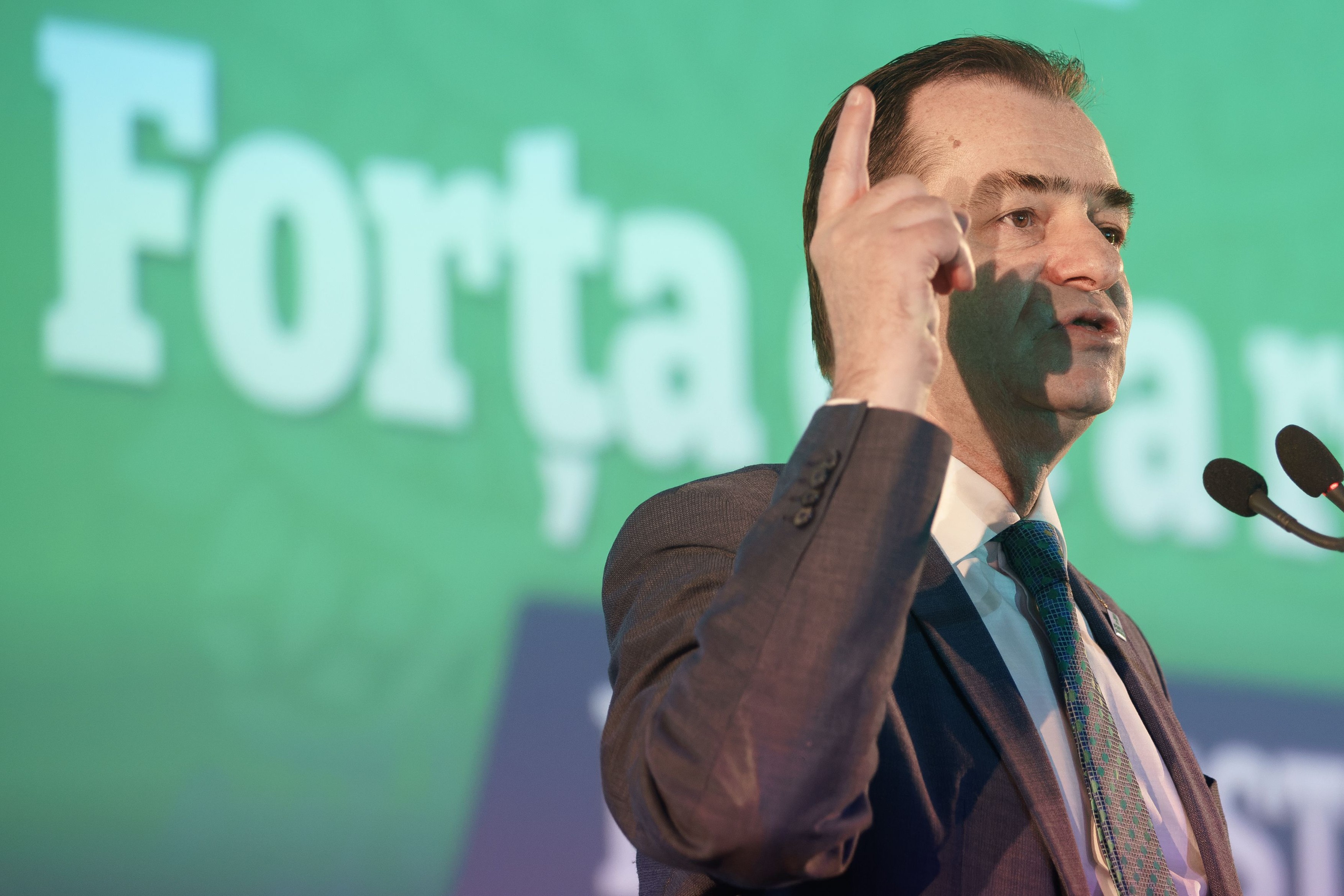 Ludovic Orban, despre viitorul PNL: „Klaus Iohannis își dorește conducerea partidului, dar nu mai are șanse”. Ce spune despre Ciucă