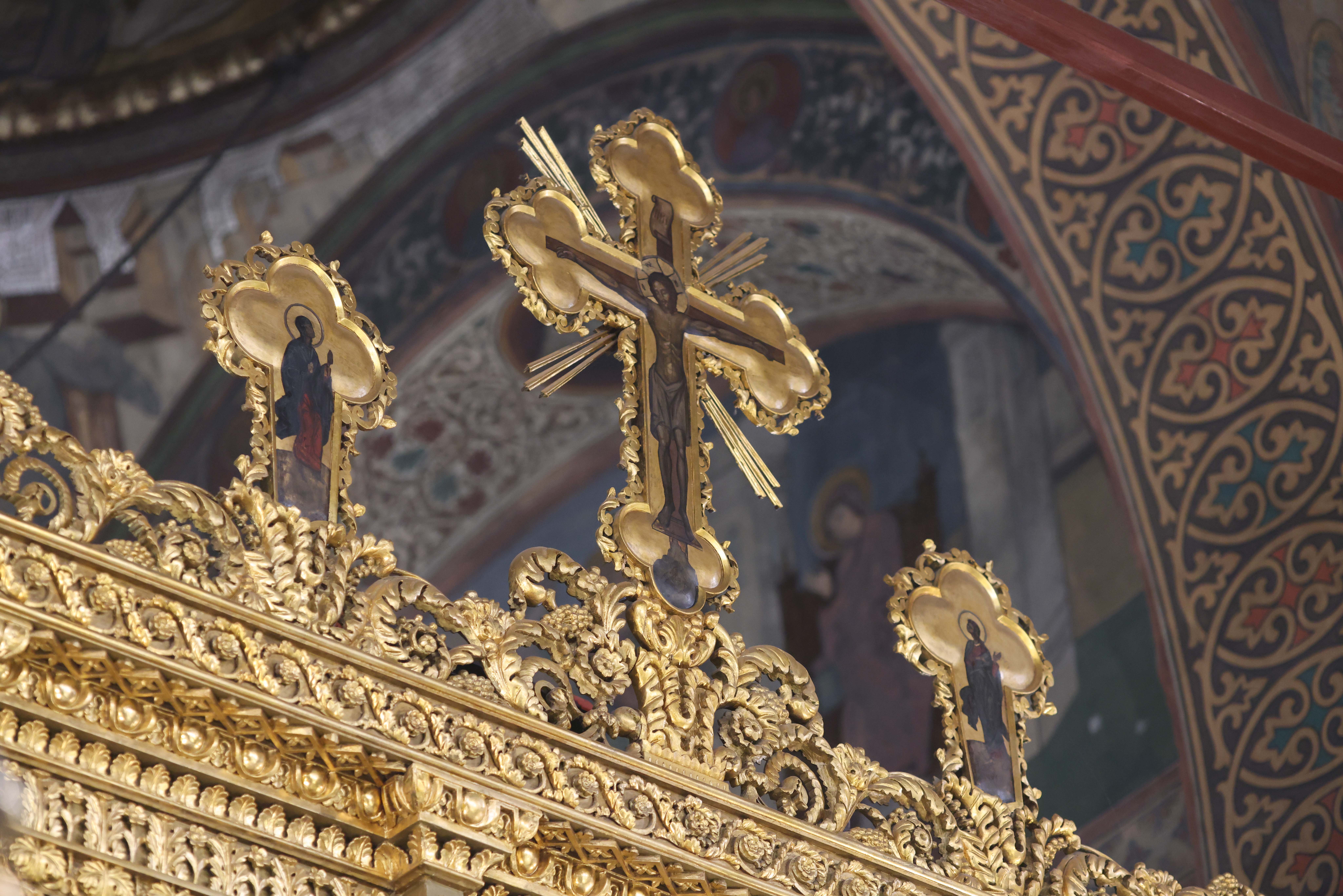 Doi tineri au furat sistemul de sonorizare în valoare de 6.000 de euro al unei biserici din Sibiu. Cum au fost prinși