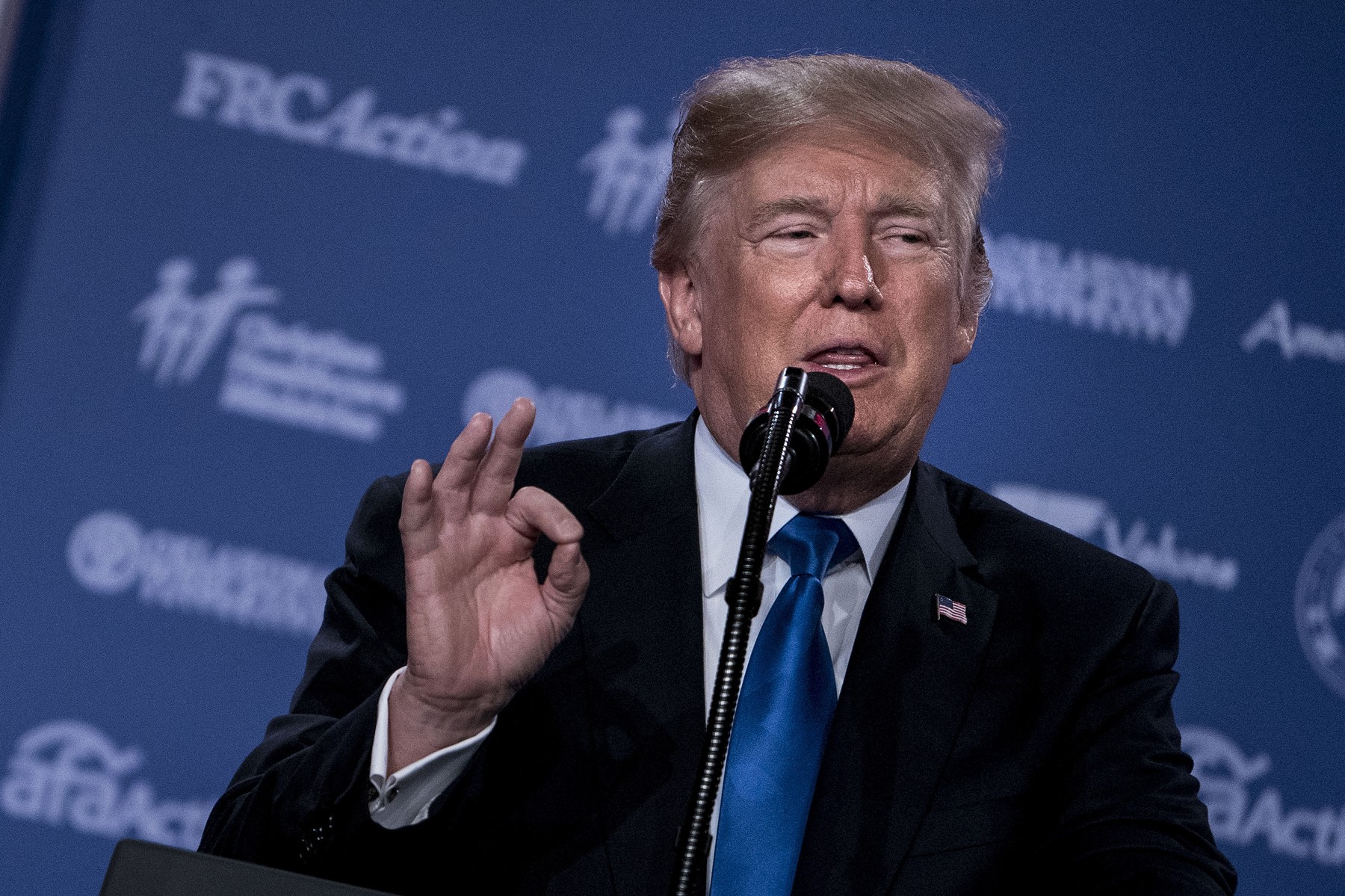 Trump ameninţă că dă Google în judecată dacă ajunge preşedinte: căutările de pe net o favorizează pe Harris