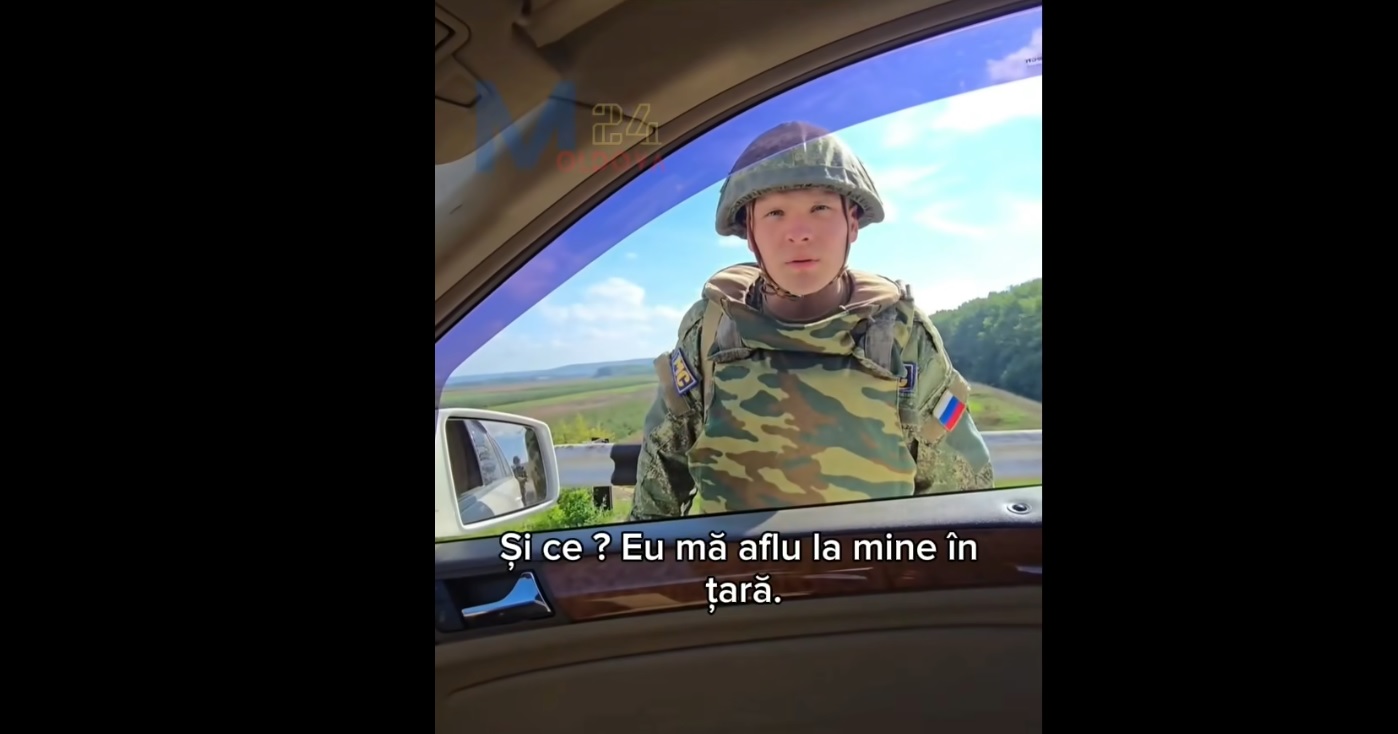 Un bărbat trece granița din Moldova spre Transnistria cu „Slava Ukraini” în boxe. Conflict cu vameșii ruși. „Mă arestezi în țara mea?”
