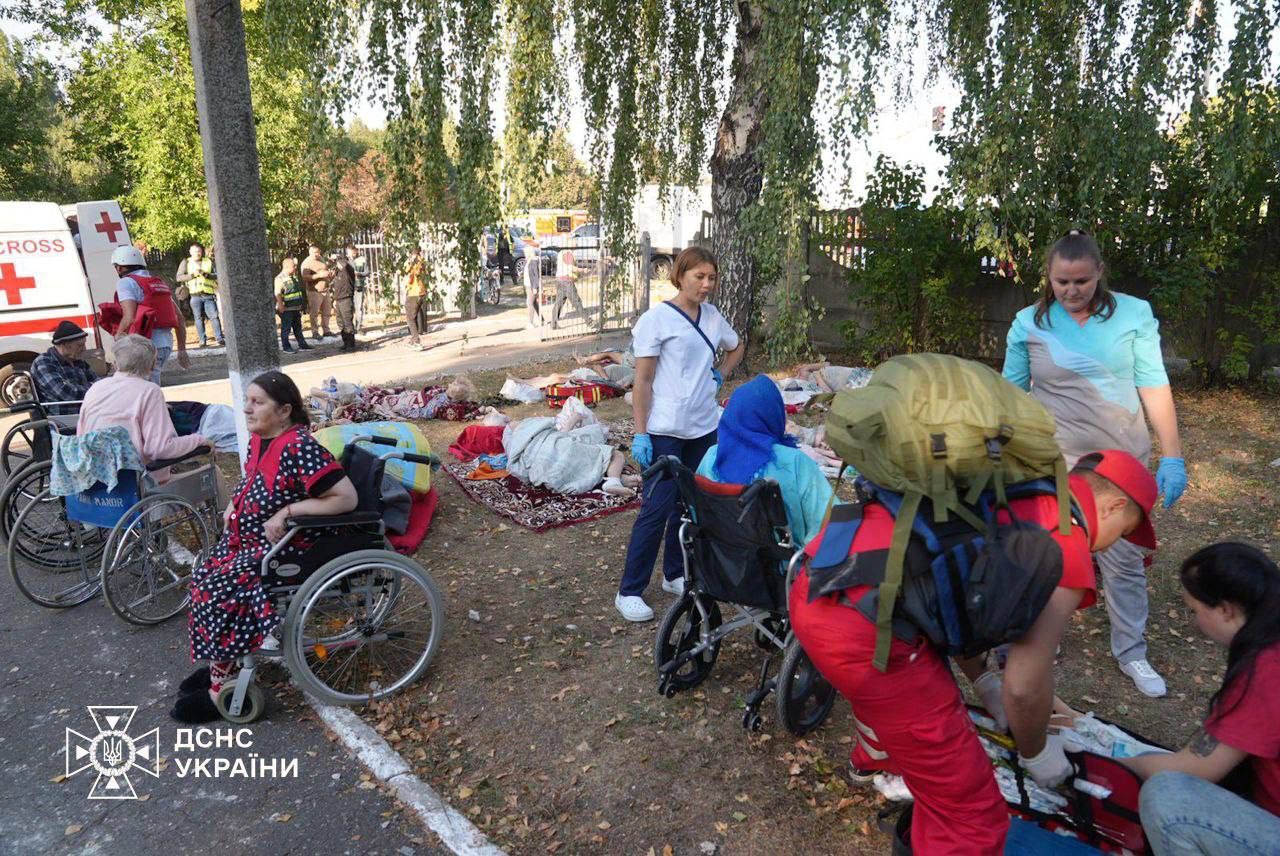 Rusia a bombardat puternic orașul Sumî, unde au fost puse la pământ un cămin de bătrâni și un orfelinat. Imaginile dezastrului