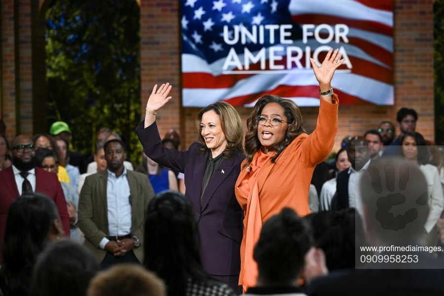 Kamala Harris, invitată a starului de televiziune Oprah Winfrey, la un miting de campanie. Ce au discutat cele două