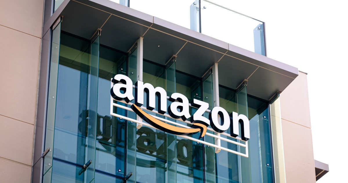 Angajații Amazon au intrat în grevă, în mai multe depozite din SUA ...