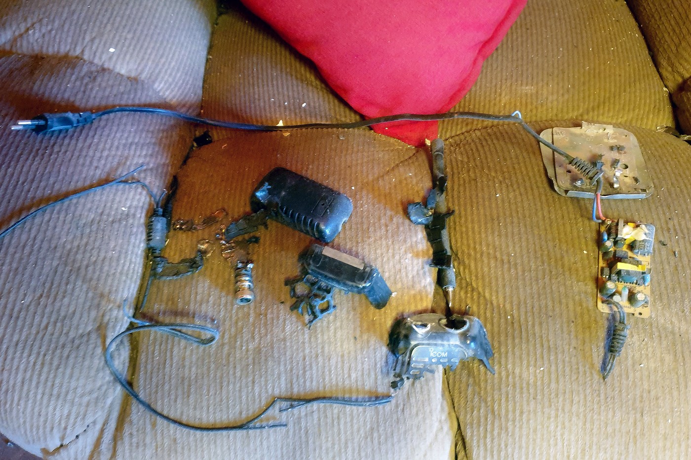 Cum a fost introdus explozibil în stațiile radio ale Hezbollah. Ce substanță a fost folosită