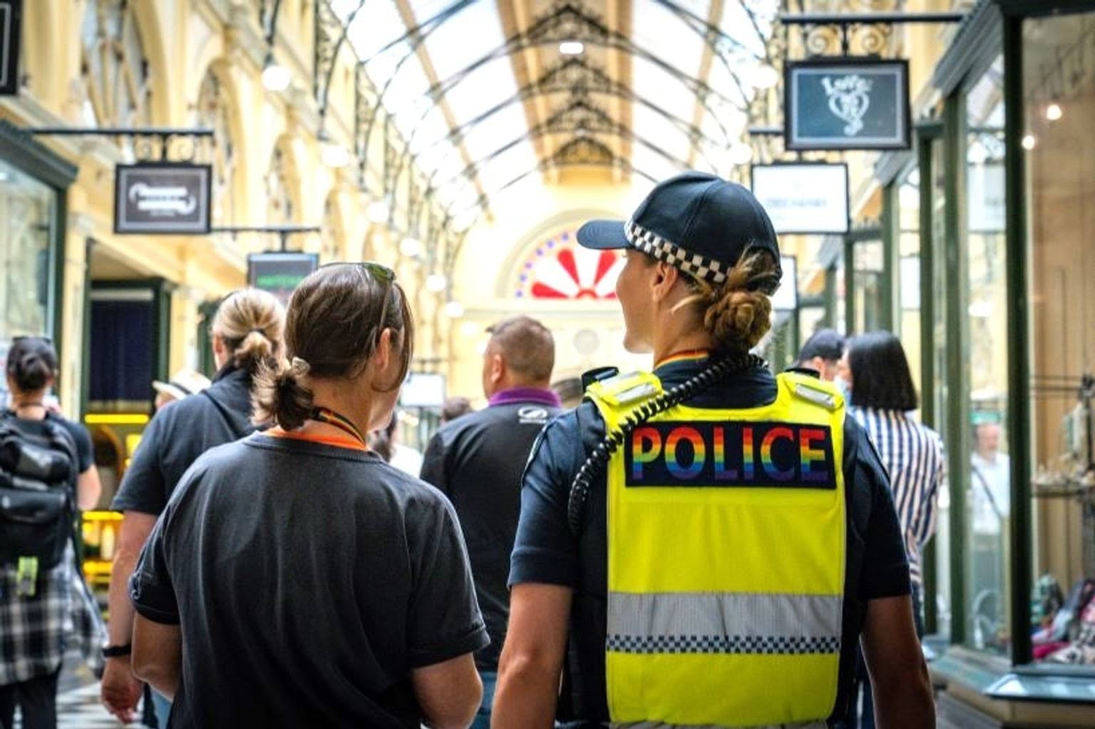 Arestat după 47 de ani de la comiterea unor crime. Bărbatul are 65 de ani, iar faptele le-a comis în Australia