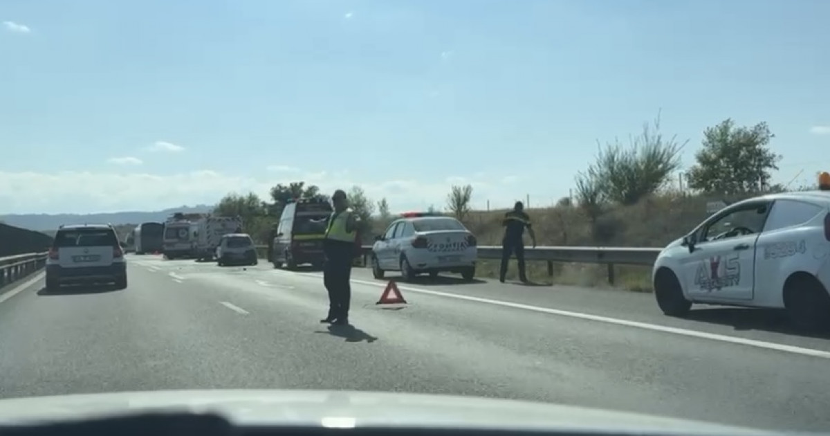 Accident grav cu un autocar pe autostrada A1. Planul roșu de intervenție a fost activat