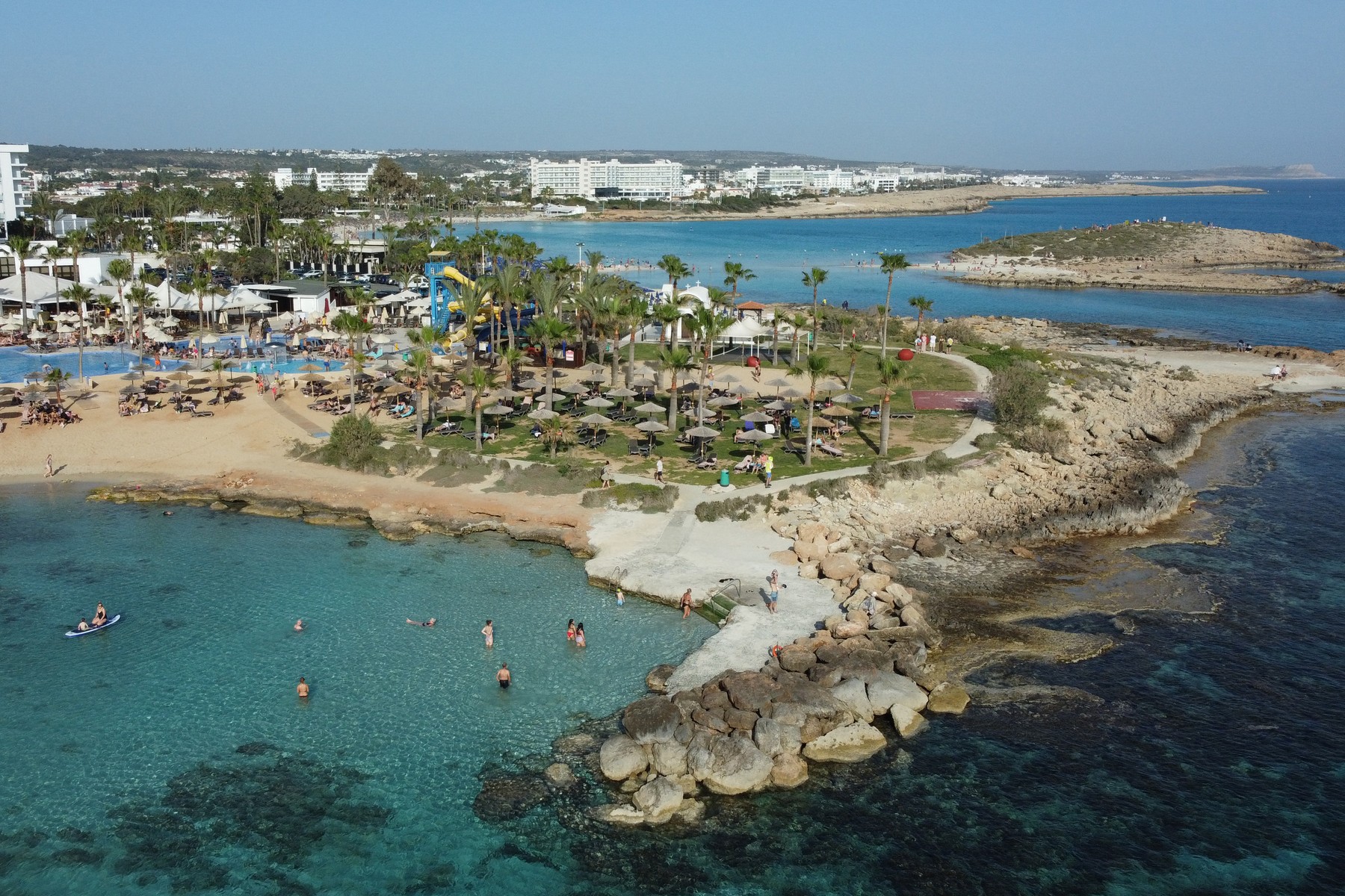 Plaje de vis și cultură incredibilă: Insula din Mediterană care tocmai a doborât recordul turistic din toate timpurile