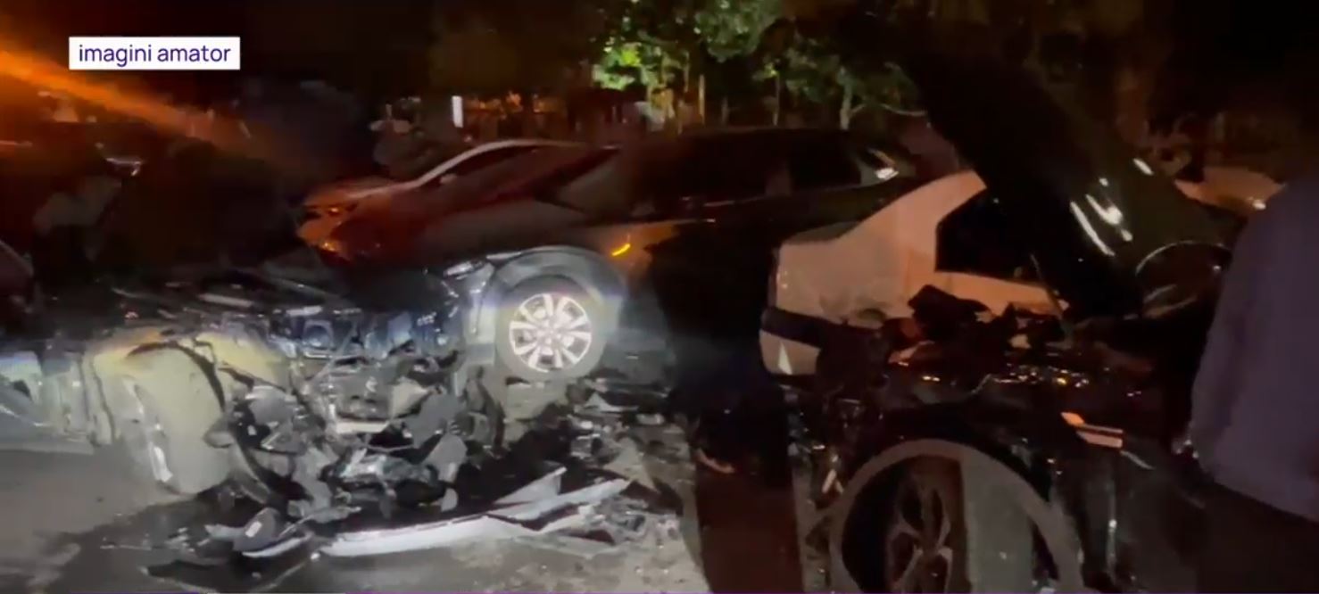 UPDATE Adolescenta de 17 ani care a distrus 6 mașini, într-un accident în București, a fost pusă sub control judiciar