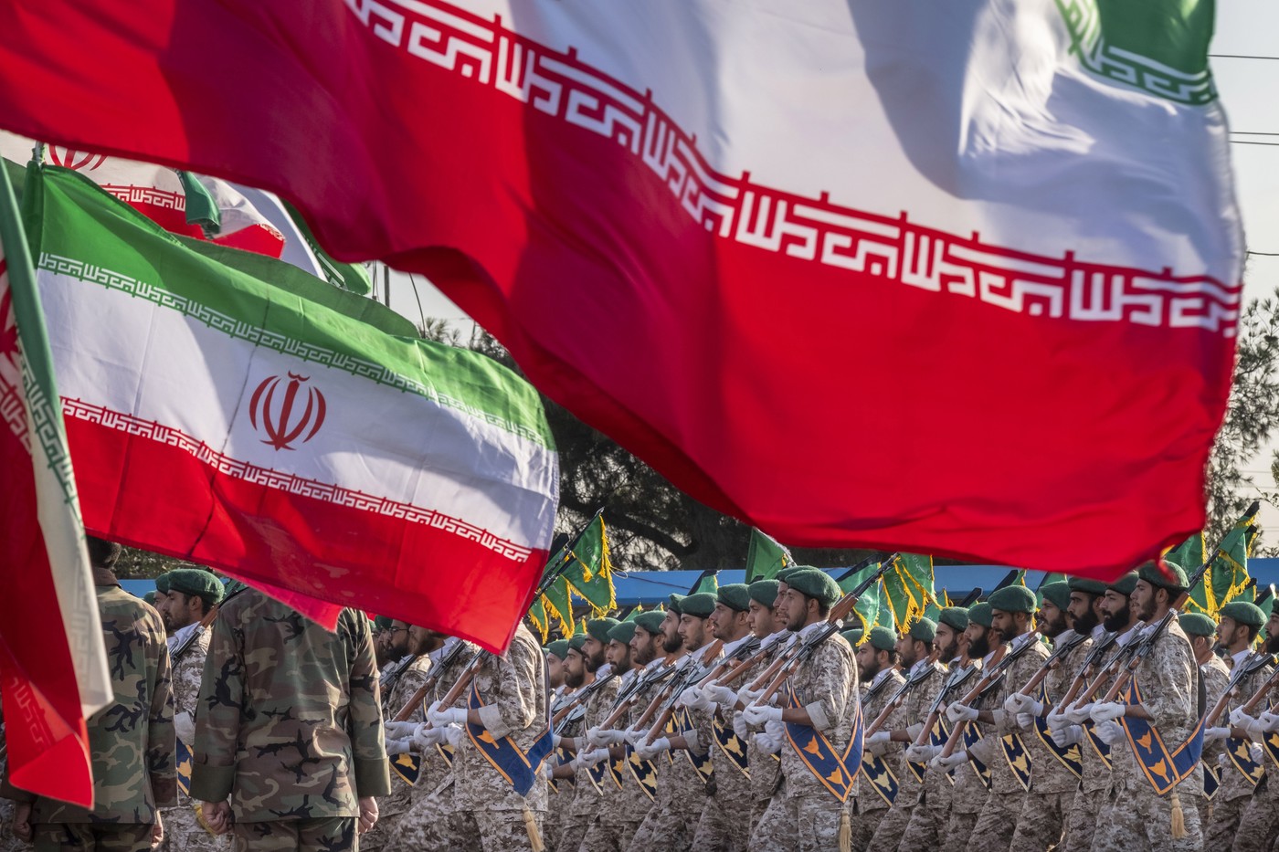 Gărzile Revoluționare iraniene interzic dispozitivele de comunicații, după exploziile pagerelor membrilor Hezbollah din Liban