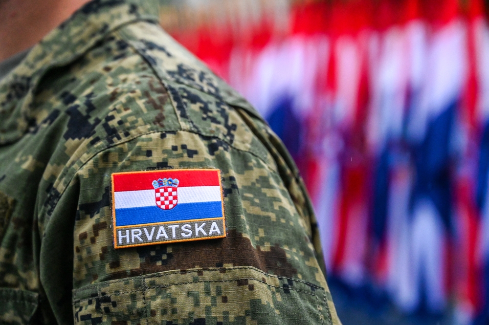 Croația continuă planurile reintroducerii serviciului militar obligatoriu. Câte milioane costă pregătirea unei generaţii de recruți
