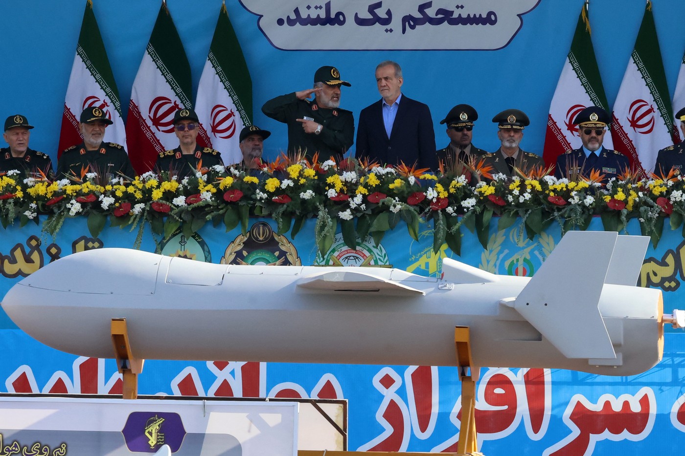 Iranul dezvăluie noile drone Shahed-138B, cu o rază de acțiune de 4.000 km. Intrebarea e dacă ar putea fi folosite în Ucraina