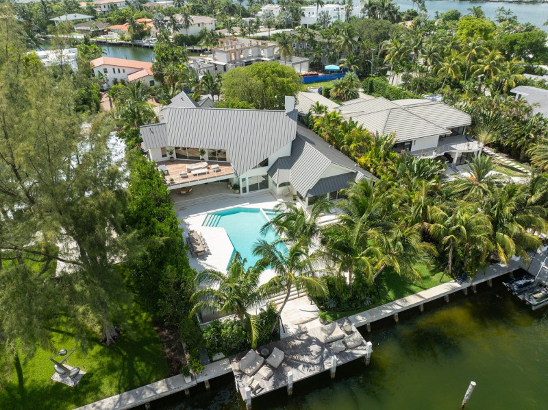 EXCLUSIVE: Gisele Bundchen's newly renovated $11 million Miami mansion is complete as supermodel and jiu jitsu trainer Joaquim Valente move in together.