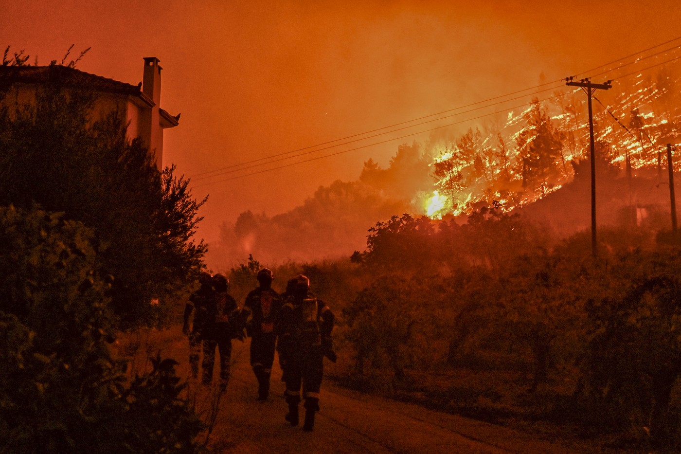 Două persoane au murit într-un incendiu de vegetație în sudul Greciei. Numeroase regiuni ale țării sunt sub alertă portocalie
