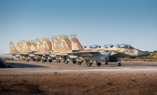 avion IDF cu bombe BLU-109 la bord 2