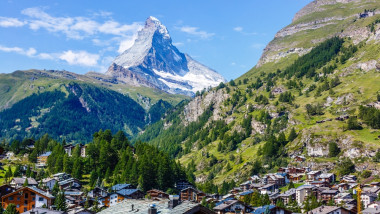 Beautiful,View,Of,Old,Village,With,Matterhorn,Peak,Background,In