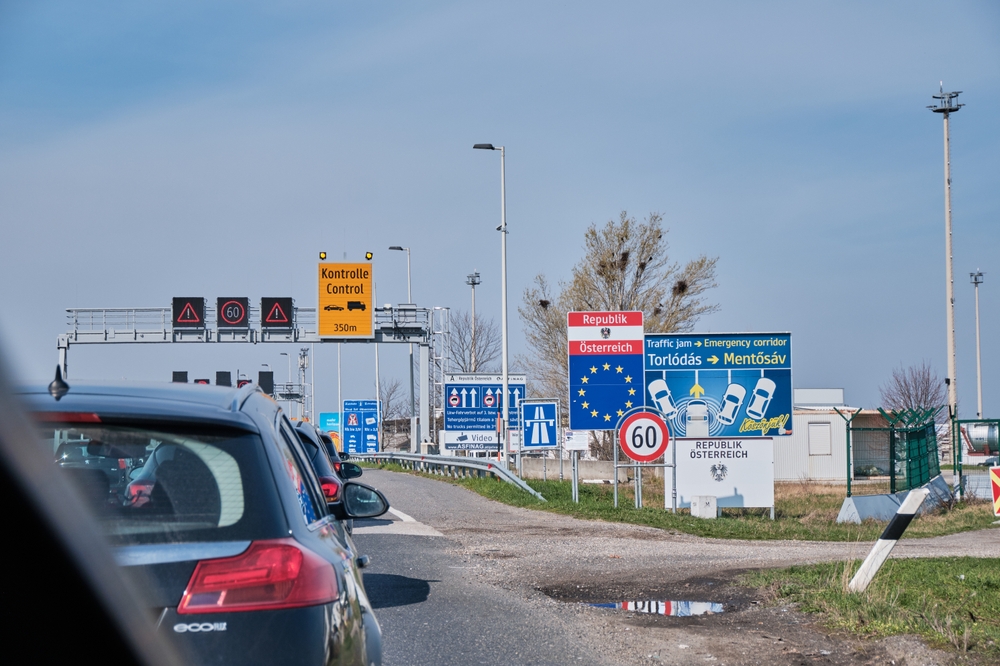 Supărare la Budapesta din cauza controalelor la frontieră. Austria, dată în judecată pentru „daune” aduse călătorilor ungari