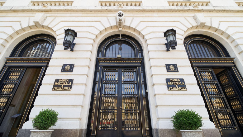 Rezervele valutare ale BNR au scăzut cu peste două miliarde de euro într-o lună. Pe ce s-au cheltuit banii