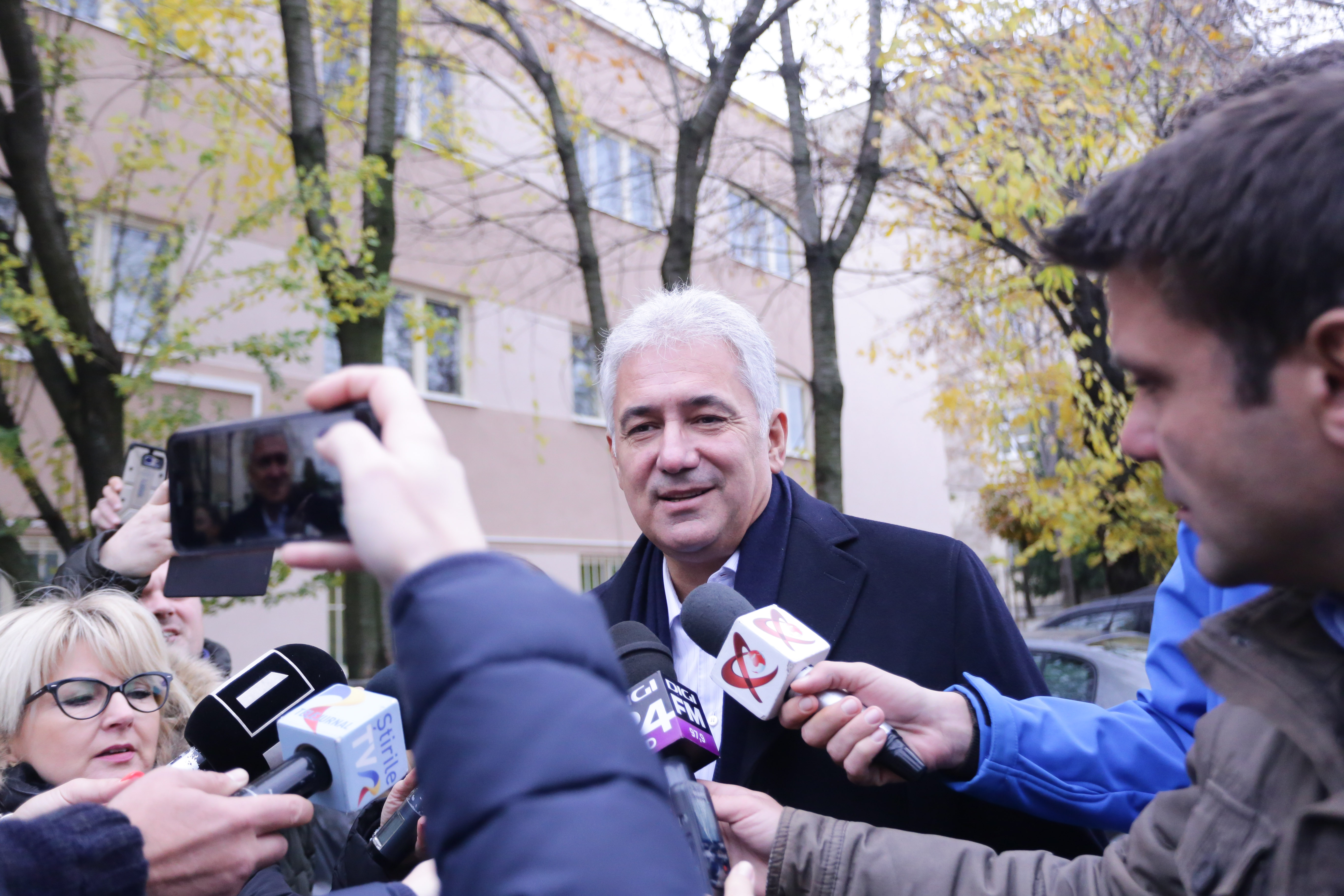 Adriean Videanu e „pensionarul” prins pe aeroportul din Munchen cu bijuterii de 650.000 de euro. Explicația dată de fostul ministru