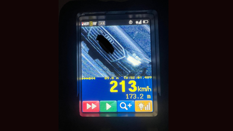 Un șofer a fost prins conducând cu 213 km/h pe un drum național din județul Sibiu. Ce sancțiuni a primit