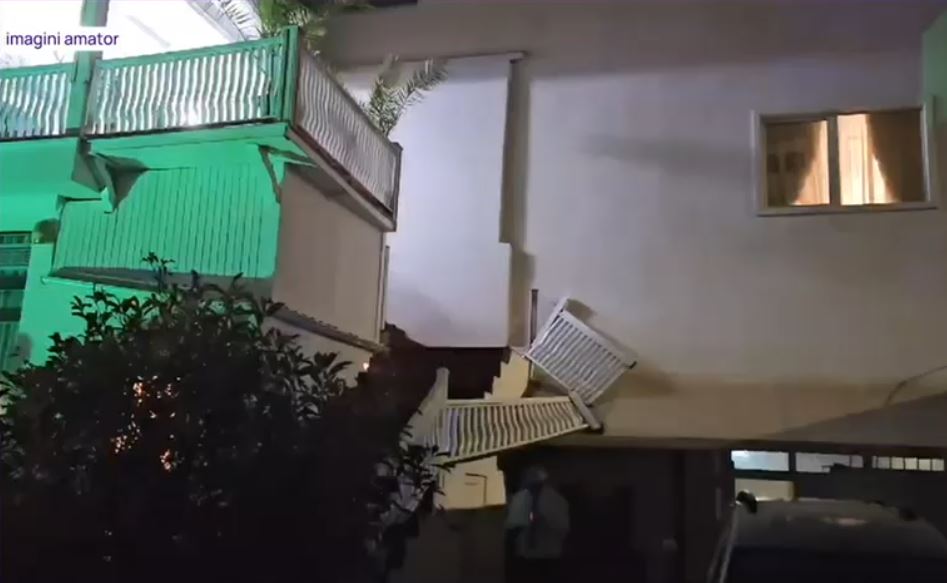 Doi bărbați au fost răniți după ce balustrada unui restaurant s-a rupt și au căzut de la etaj