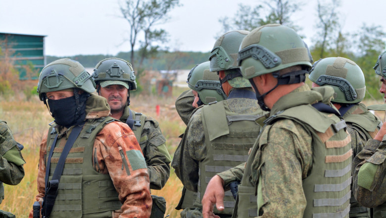 Military training of volunteers continues in Russia