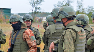 Military training of volunteers continues in Russia