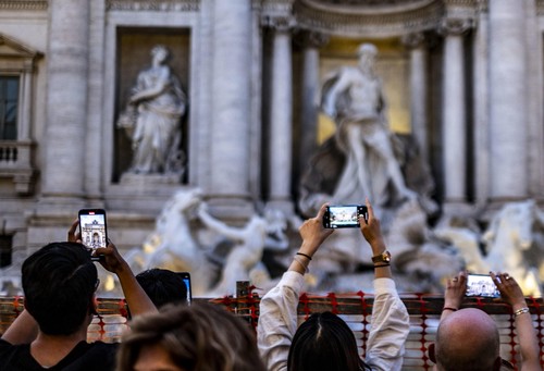 Fontana di Trevi intră într-o „cură de întinerire”. De anul viitor, celebrul monument nu va mai putea fi vizitat „la liber”