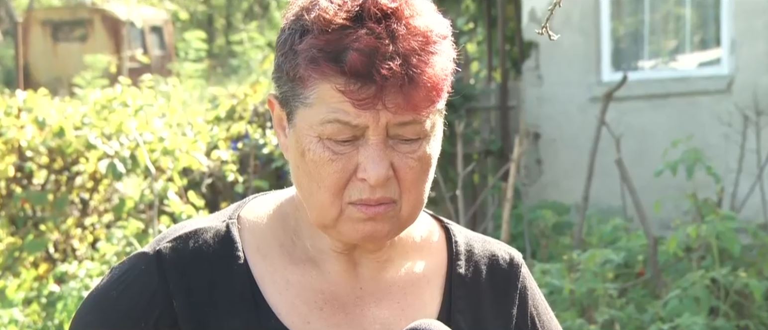 Marijuana plantată între fasole și roșii de o femeie de 70 de ani și fiul ei. „Nu le-am jumulit că miroase frumos, un fel de crin, așa”