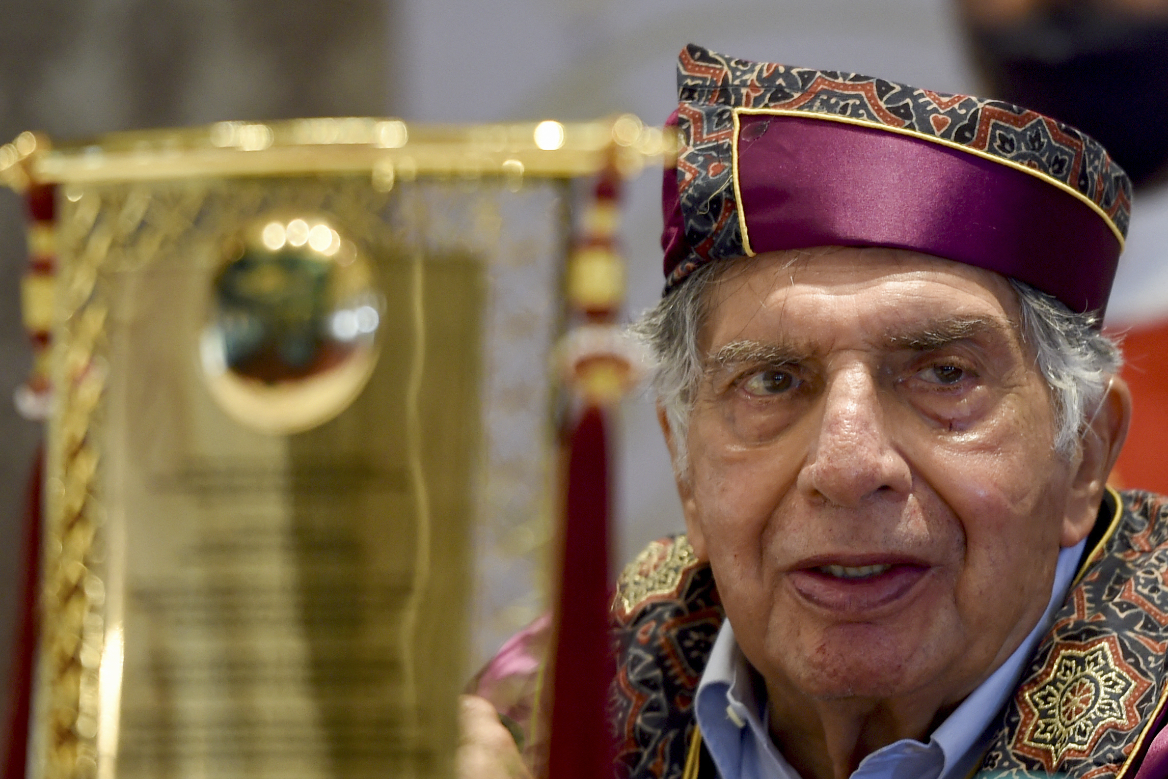 Miliardarul indian Ratan Tata a murit la vârsta de 86 de ani. A fost președintele Grupului Tata, cu venituri de 100 de miliarde anual