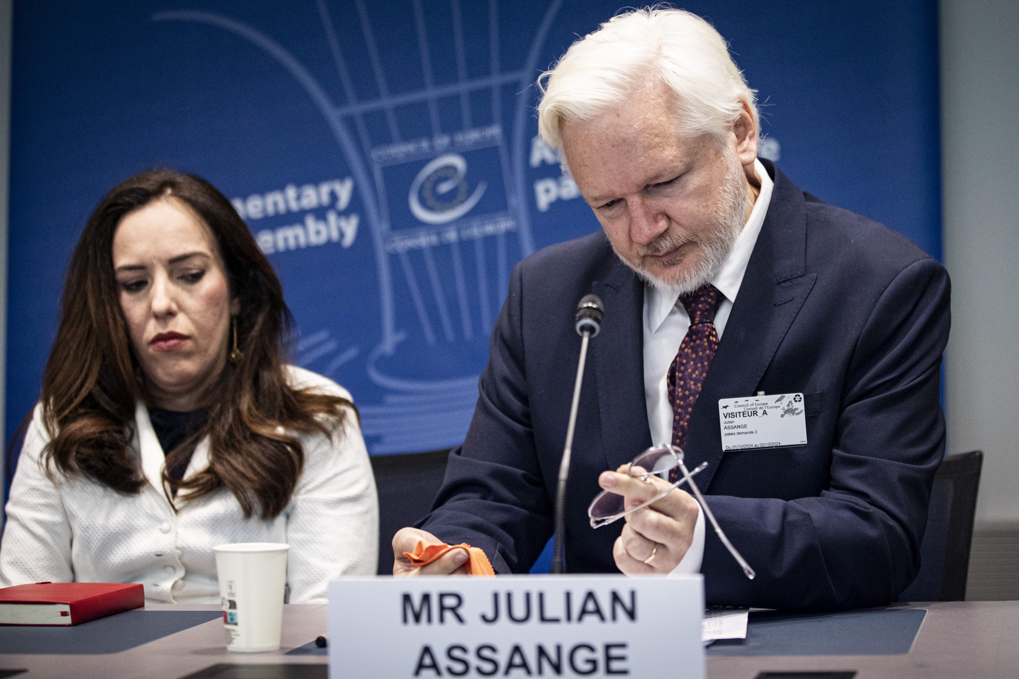 Primele comentarii ale lui Julian Assange de la eliberare: Am ales libertatea în defavoarea dreptății / Acum învăț să fiu tată