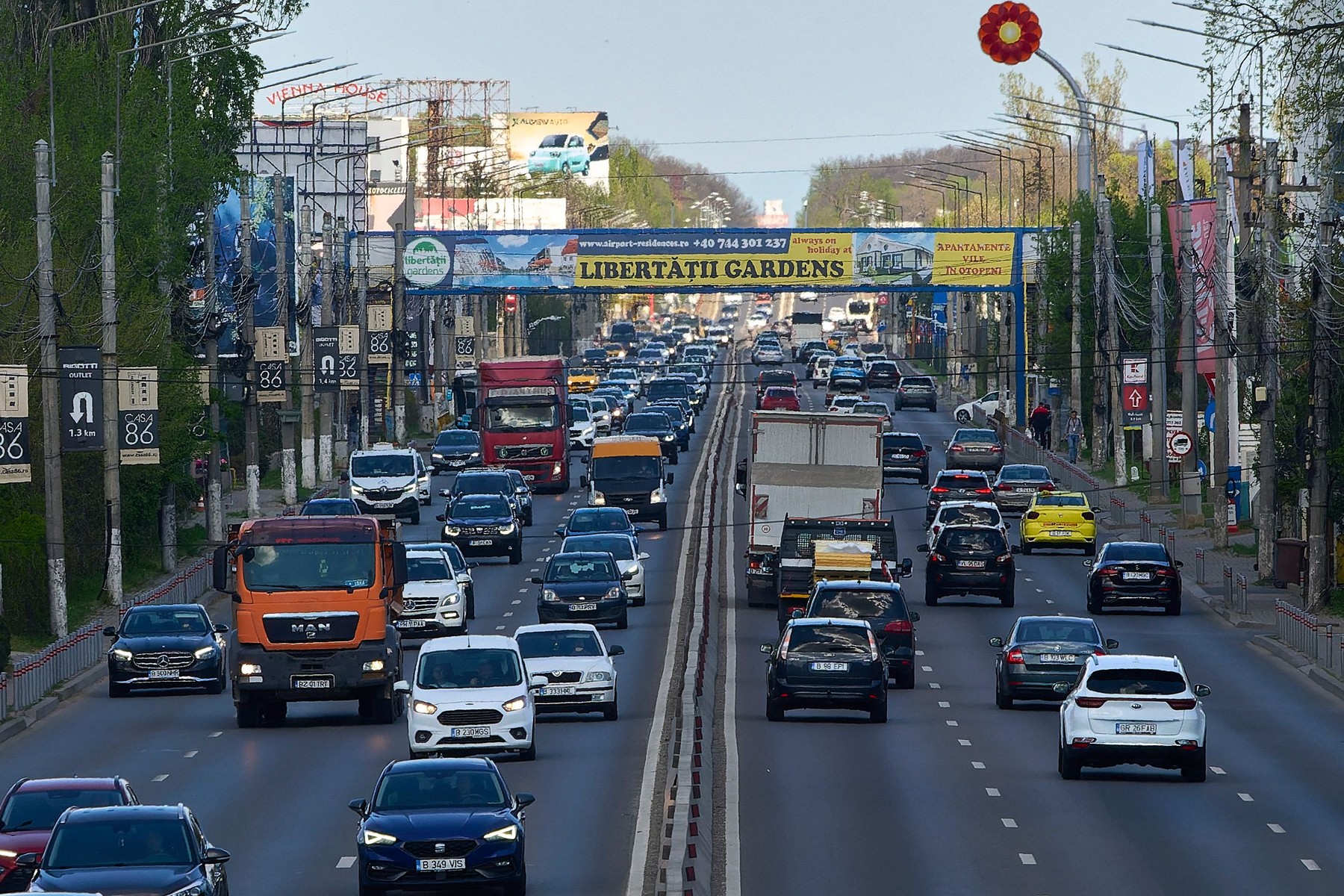 Ce mașini au cumpărat românii în 2024. Piața electricelor este în cădere liberă