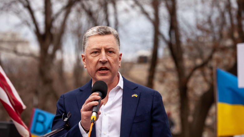 Rally for Ukraine at the White House draws thousands, Washington, United States - 06 Mar 2022