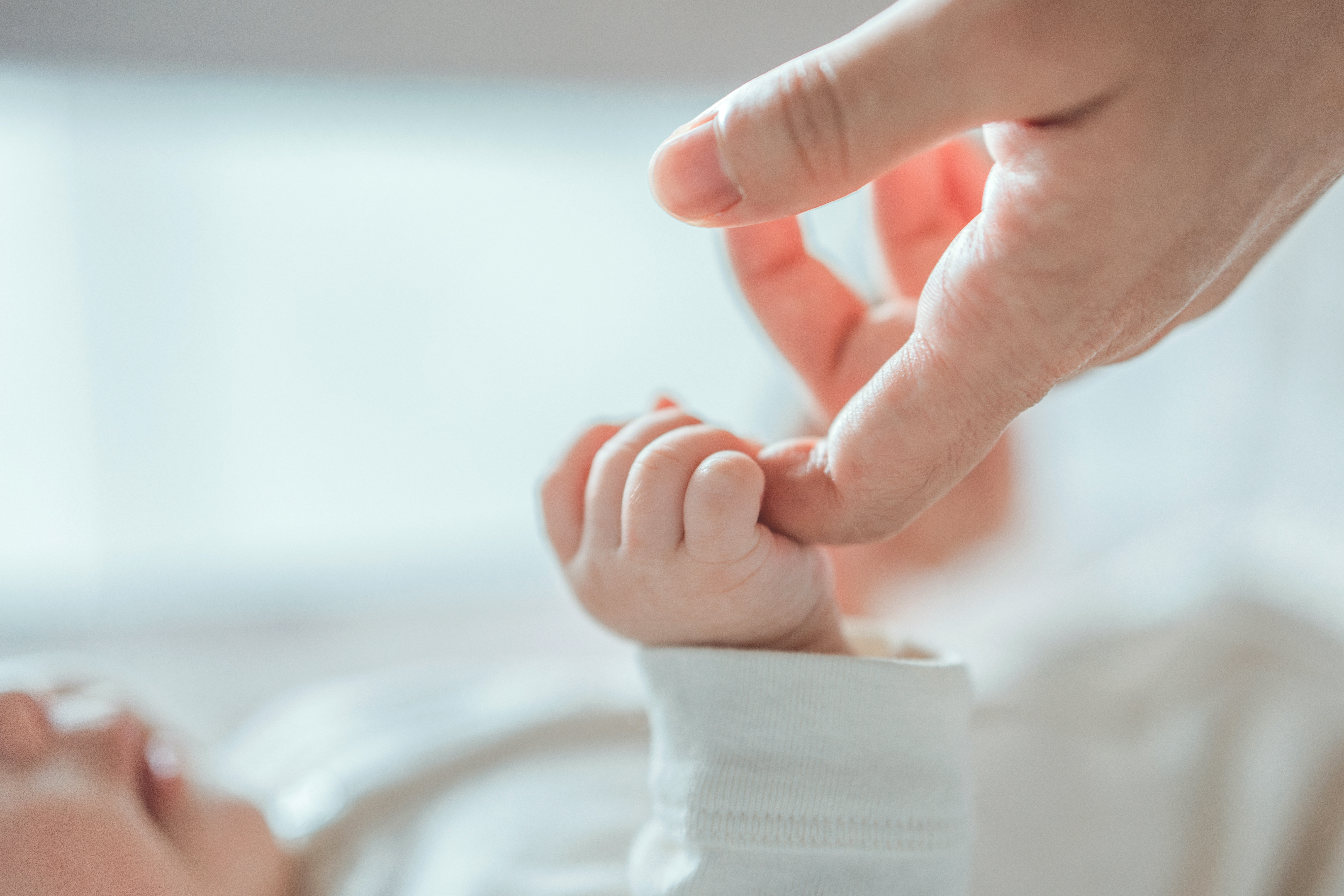 Indemnizația pentru creșterea copilului în 2026: cât este și în ce condiții se poate primi. Ce primesc mamele care nu au lucrat
