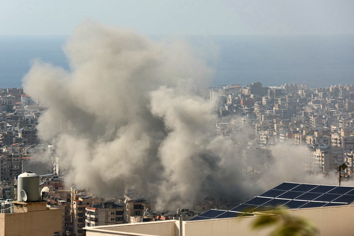 Israelul anunţă că a lovit cartierul general al spionajului Hezbollah