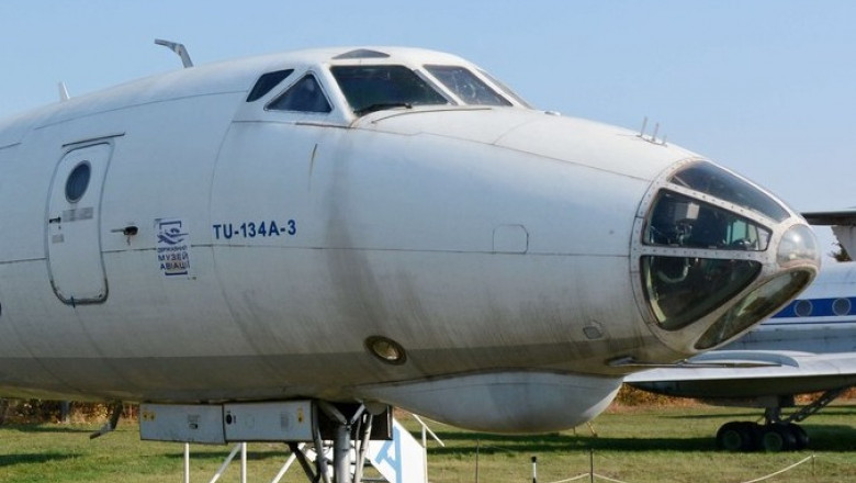 bot avion tu-134