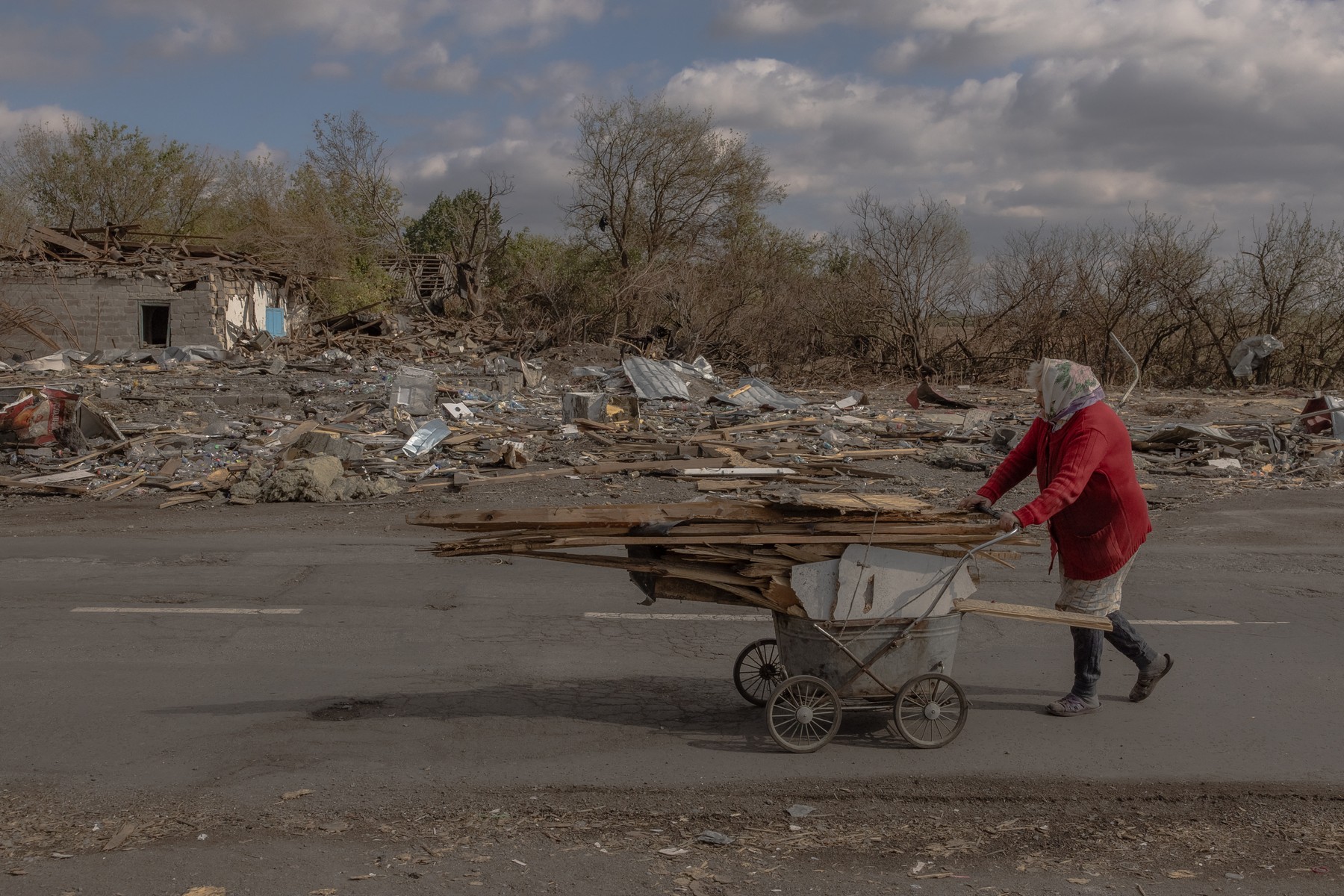 „Este cea mai periculoasă linie a frontului”. Reportaj BBC printre soldații demoralizați ai Kievului