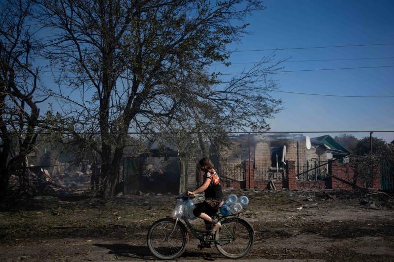 Civilians Continue to Evacuate Pokrovsk as Russian Army Draws Near